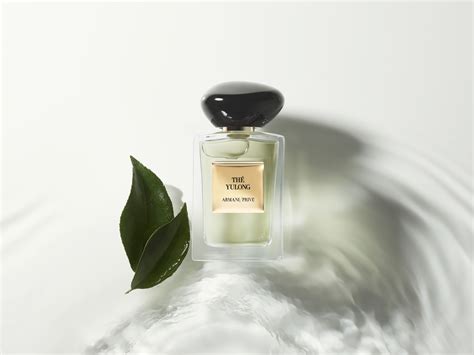 Thé Yulong Giorgio Armani for women and men .